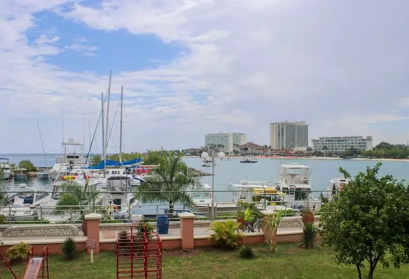 Fotos del hotel Fisherman Point Beach Resort:  20