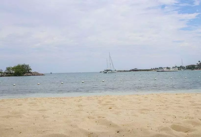 Fotos del hotel Fisherman Point Beach Resort:  6