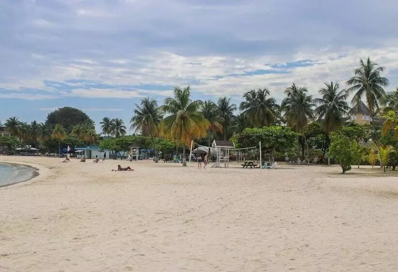 Fotos del hotel Fisherman Point Beach Resort:  21