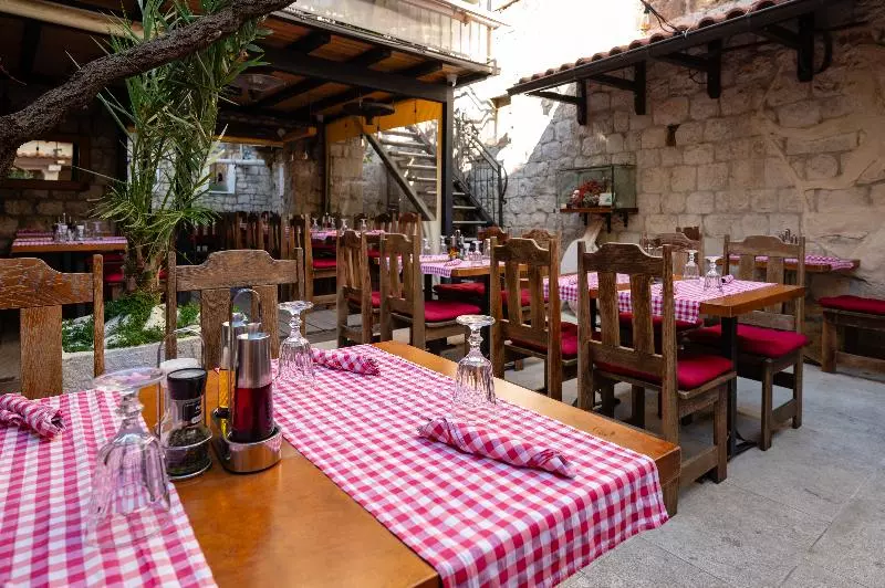 Fotos del hotel Heritage Hotel Tragos:  7