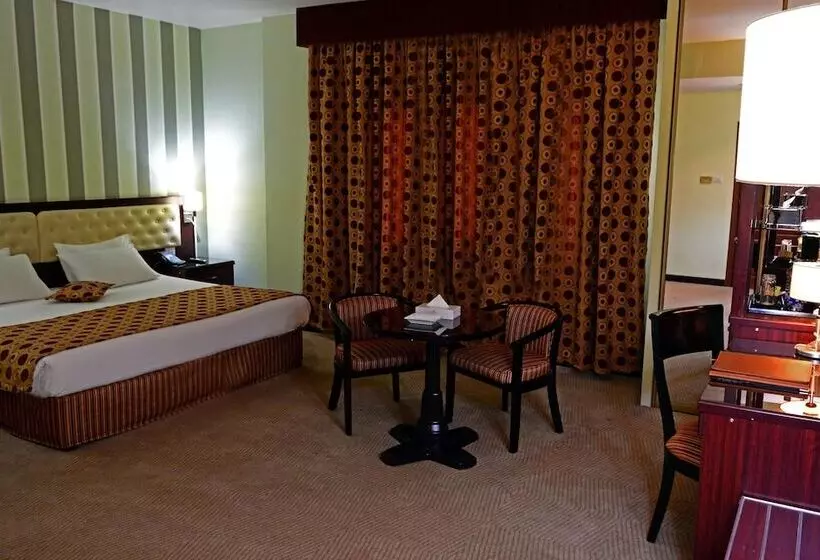 Fotos del hotel Larsa:  7