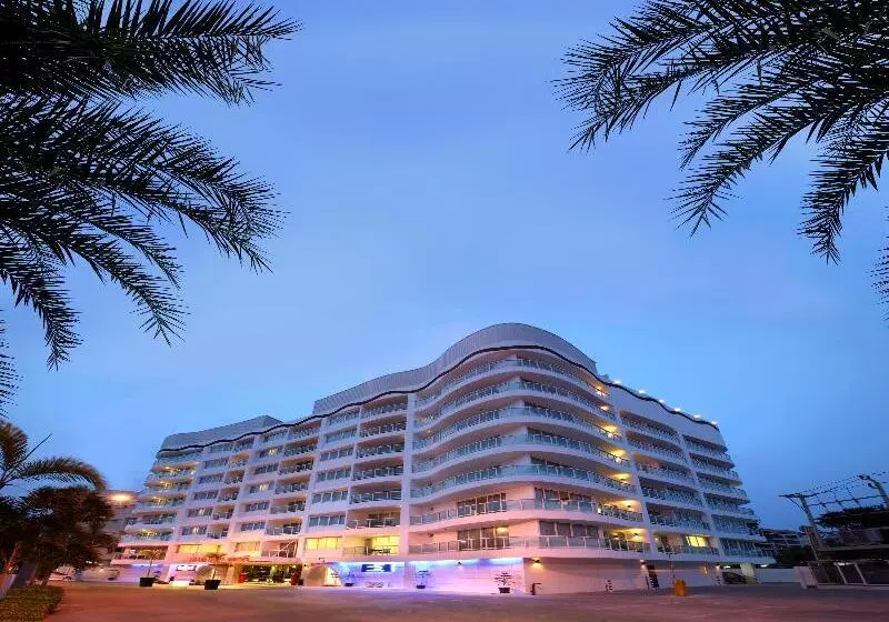 Fotos del hotel Amari Nova Suites:  9