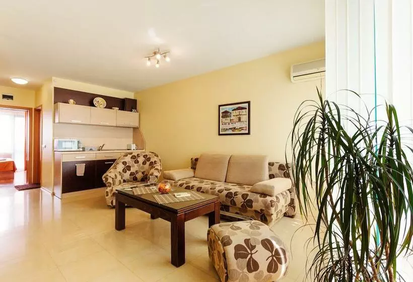 Fotos del hotel Bright House:  15