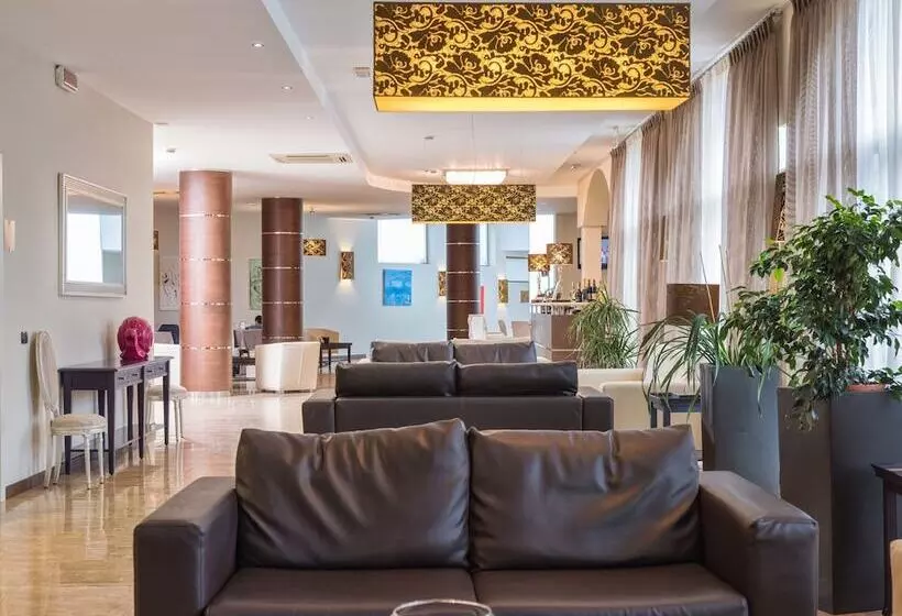 Fotos del hotel For You:  3