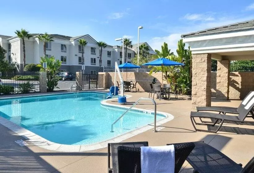 Fotos del hotel Holiday Inn Express  & Suites San Diego Otay Mesa, An Ihg:  2