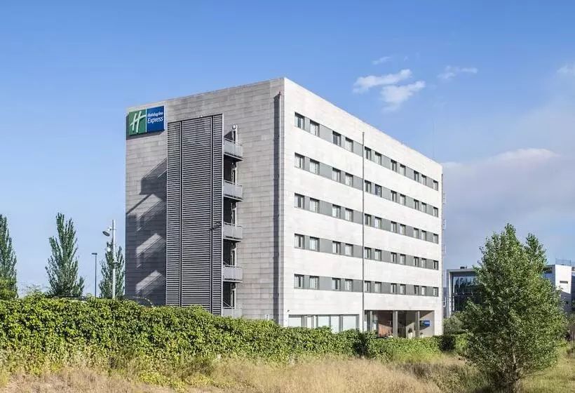 Holiday Inn Express Barcelona  Sant Cugat, An Ihg