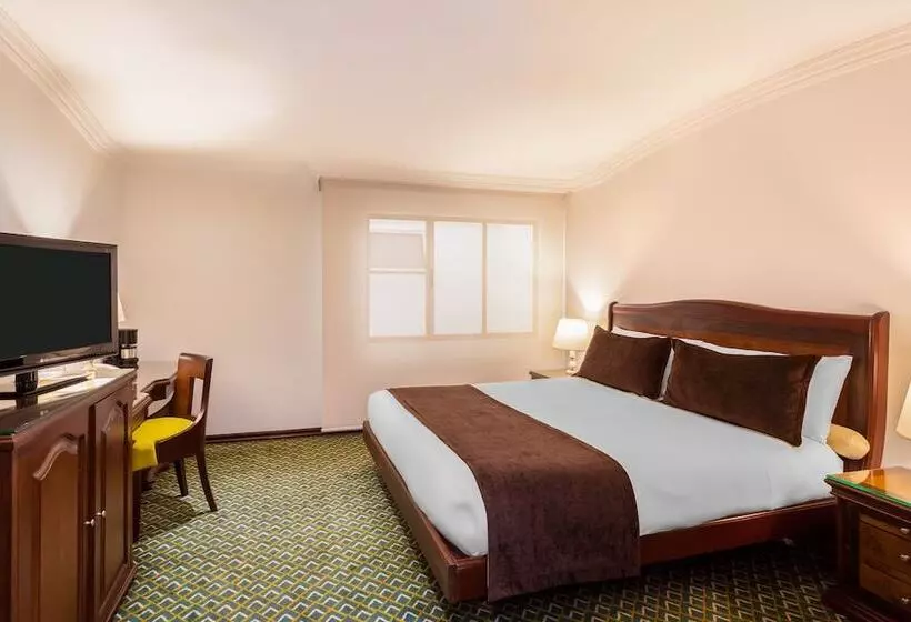 Fotos del hotel Embassy Park:  25