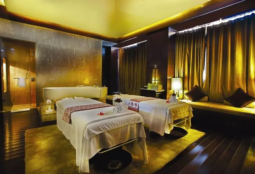 Fotos del hotel The Leela Ambience Gurgaon Hotel & Residences:  16