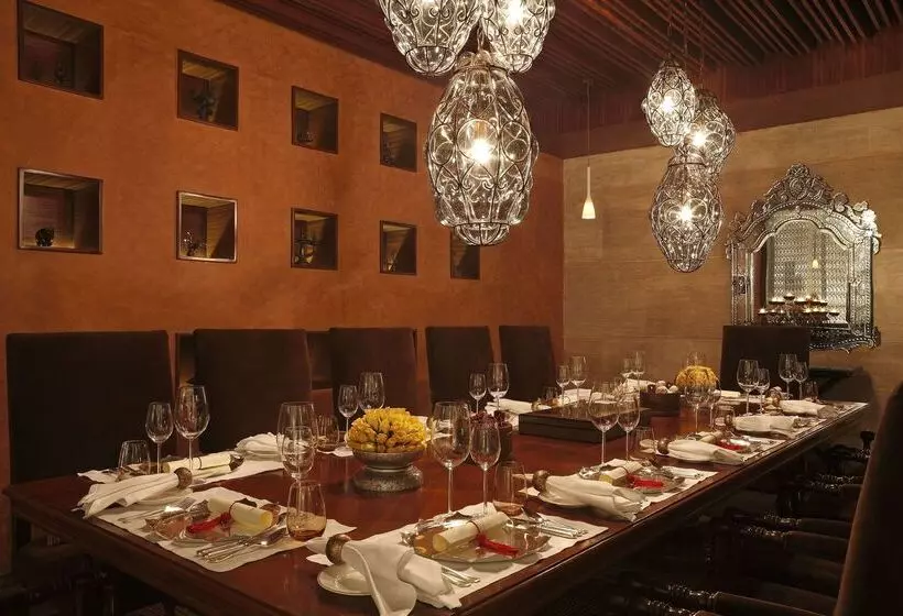 Fotos del hotel The Leela Ambience Gurgaon Hotel & Residences:  5