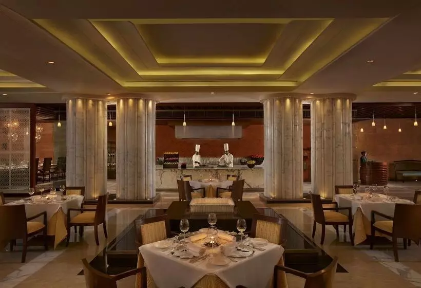 Fotos del hotel The Leela Ambience Gurgaon Hotel & Residences:  15