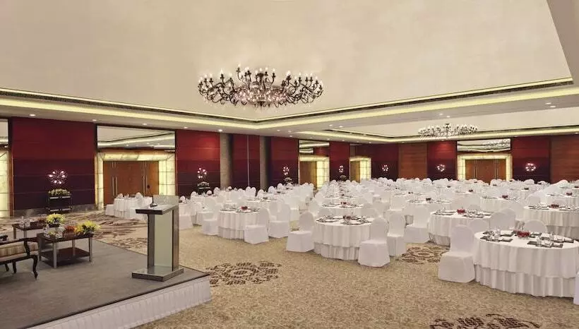 Fotos del hotel The Leela Ambience Gurgaon Hotel & Residences:  3