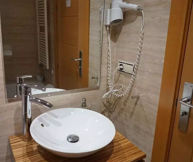 Fotos del hotel Arganzón Plaza:  16