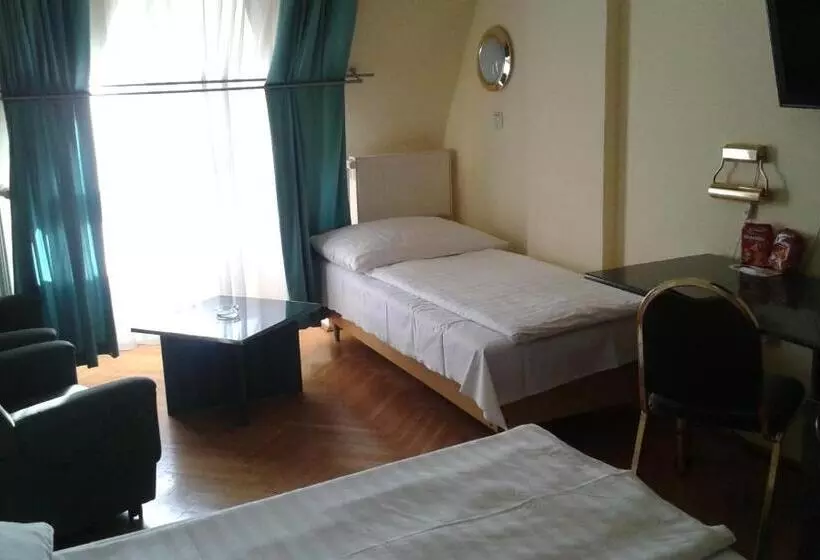 Fotos del hotel Bara Budapest:  2