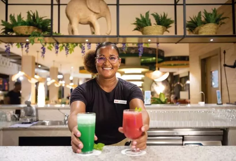 Fotos del hotel Riu Karamboa - All Inclusive:  24