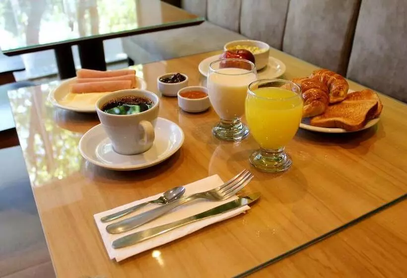 Fotos del hotel Soltigua Apart Hotel Mendoza:  2