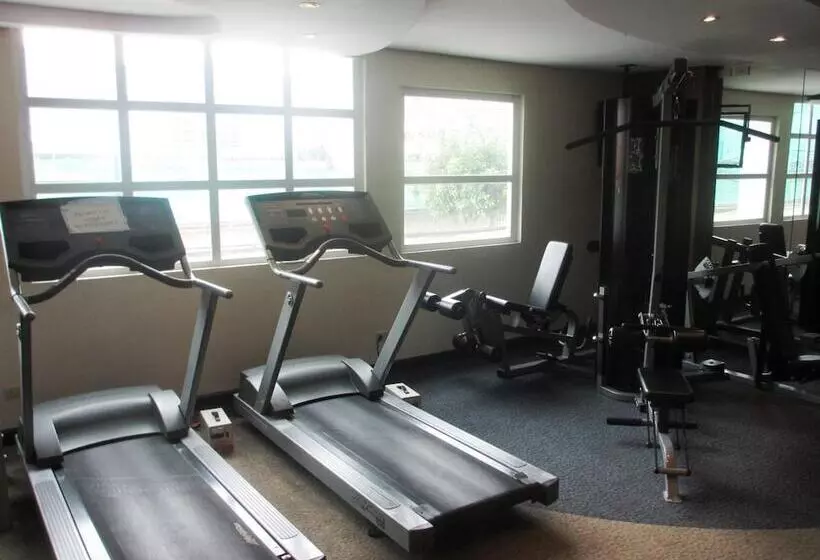 Fotos del hotel Makati Crown Regency:  11