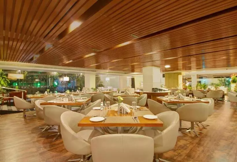 Fotos del hotel Monarch Luxur:  7