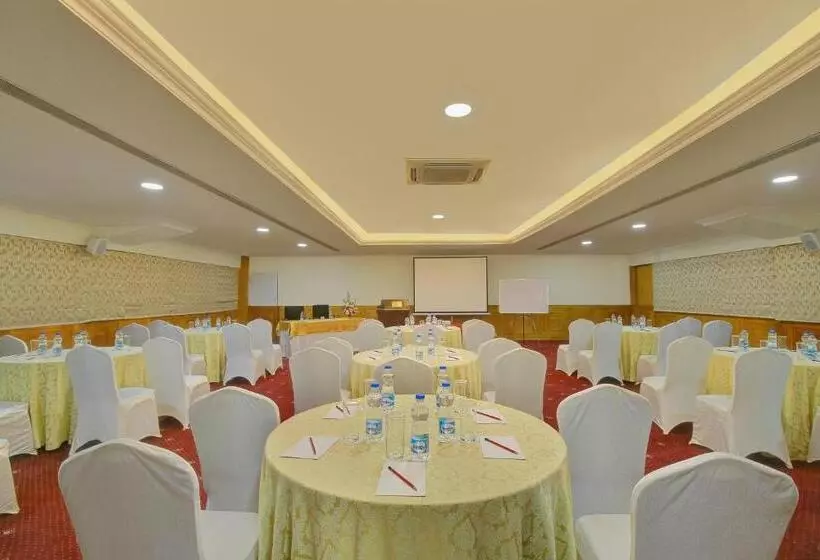 Fotos del hotel Monarch Luxur:  16