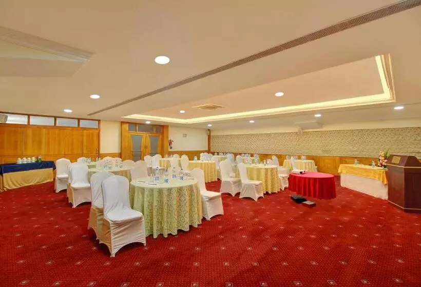 Fotos del hotel Monarch Luxur:  21