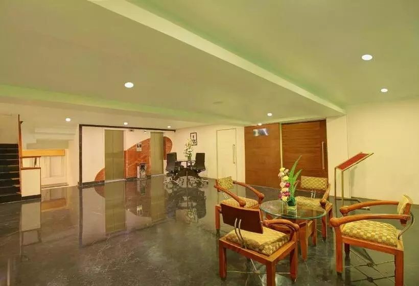 Fotos del hotel Monarch Luxur:  4