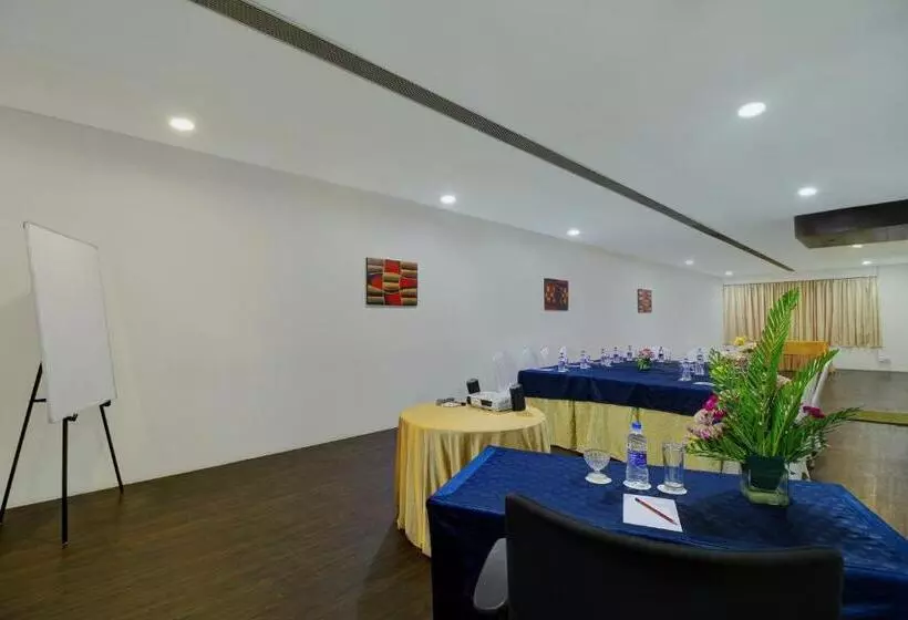 Fotos del hotel Monarch Luxur:  22