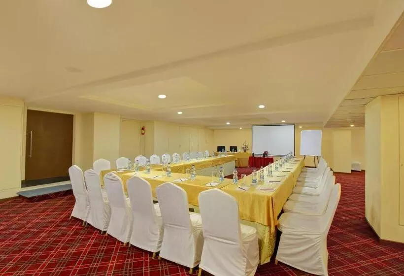 Fotos del hotel Monarch Luxur:  8