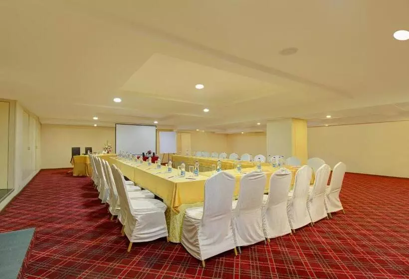 Fotos del hotel Monarch Luxur:  12