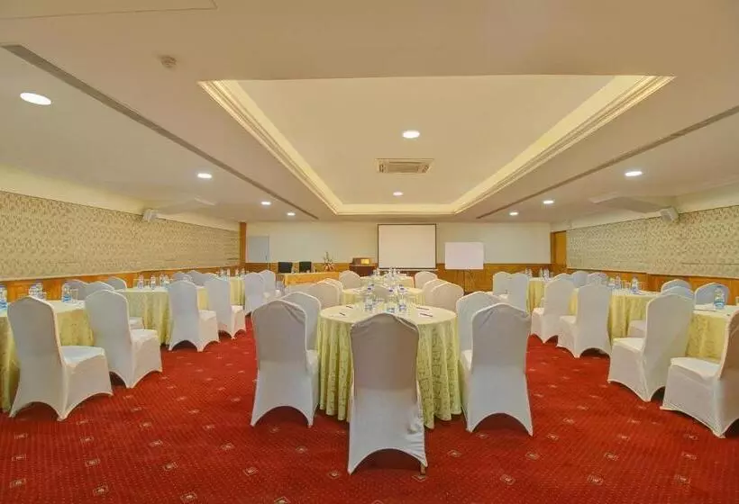 Fotos del hotel Monarch Luxur:  18