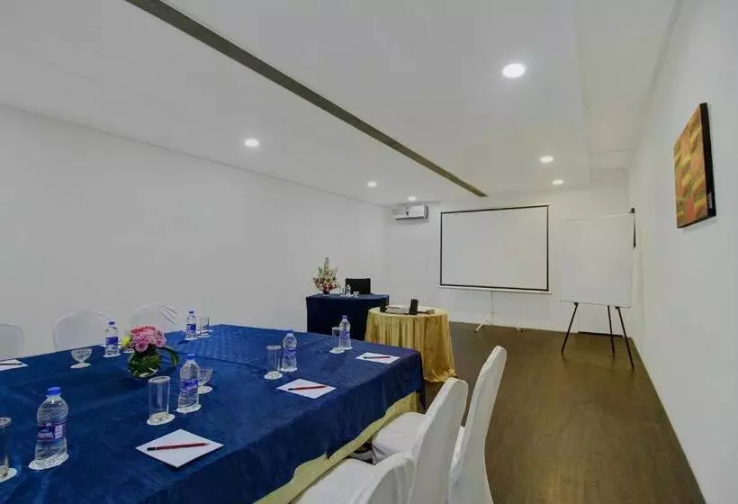 Fotos del hotel Monarch Luxur:  3