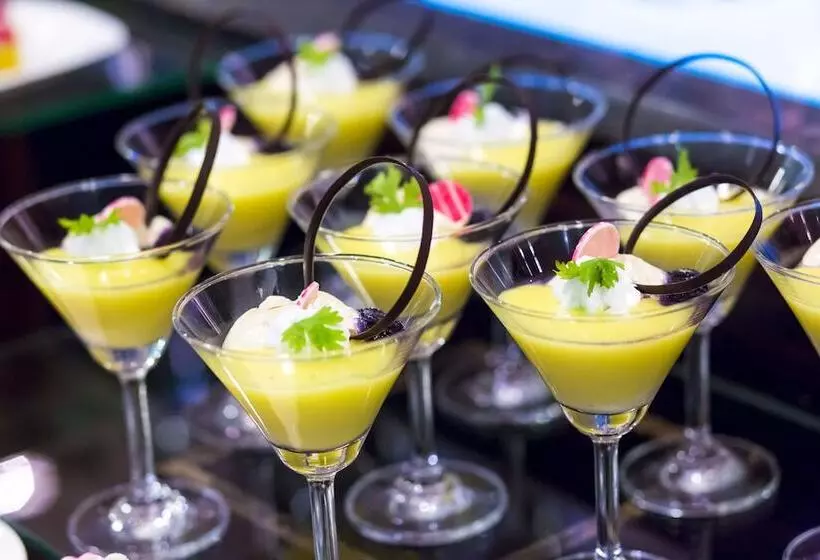 Fotos del hotel Radha Regent Electronic City:  21