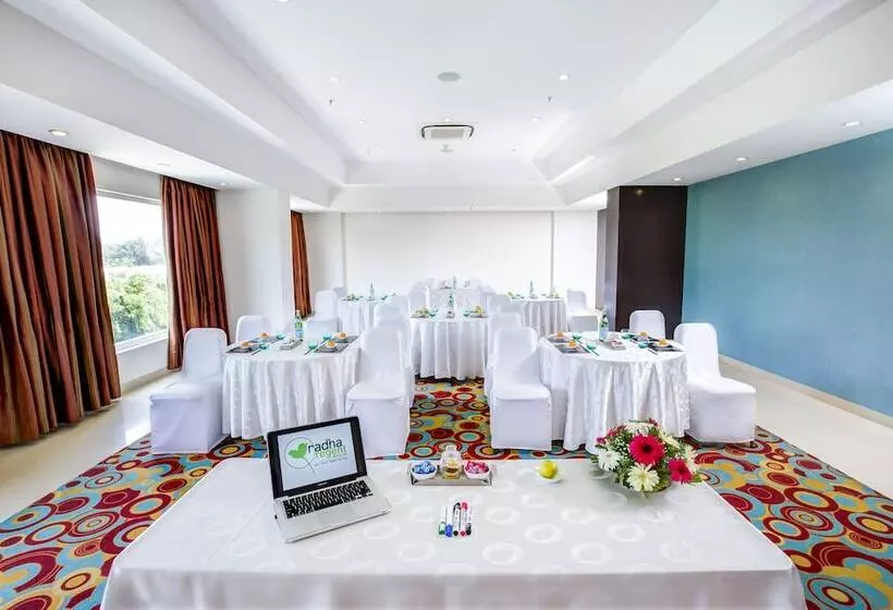 Fotos del hotel Radha Regent Electronic City:  14