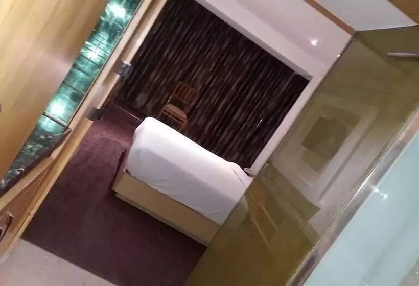 Fotos del hotel Saptagiri:  7