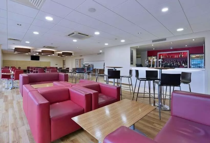 Fotos del hotel Travelodge Edinburgh Airport Ratho Station:  8