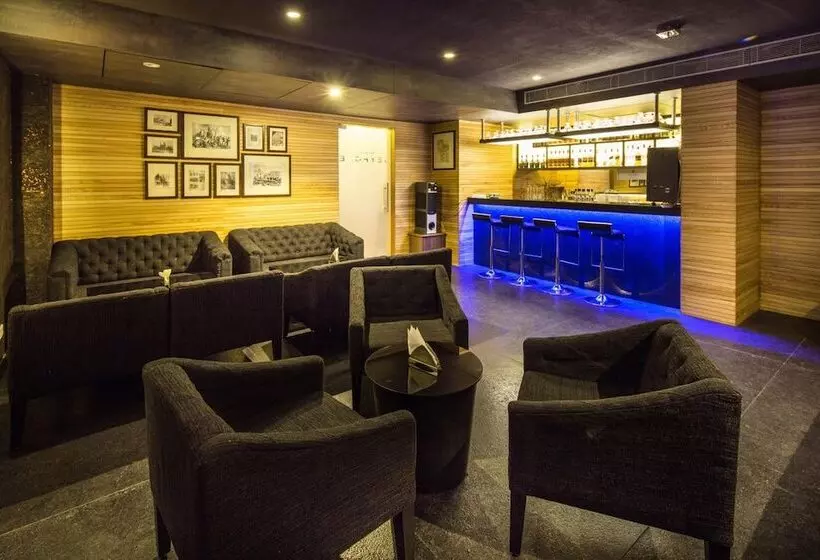 Fotos del hotel Vesta Maurya Palace:  6