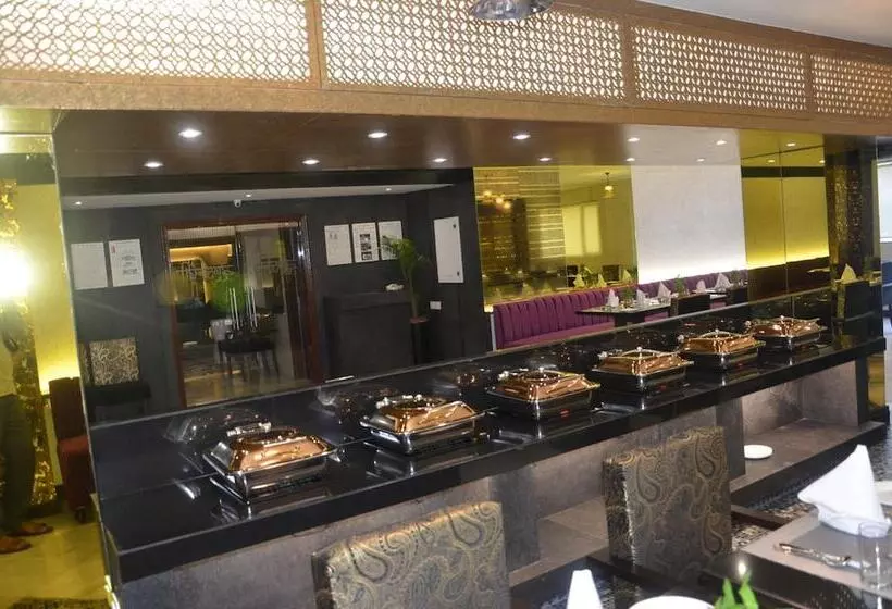 Fotos del hotel Vesta Maurya Palace:  18