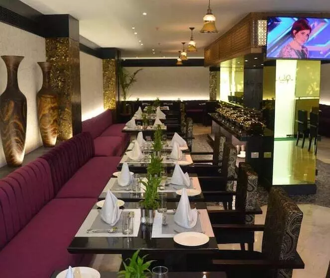 Fotos del hotel Vesta Maurya Palace:  5