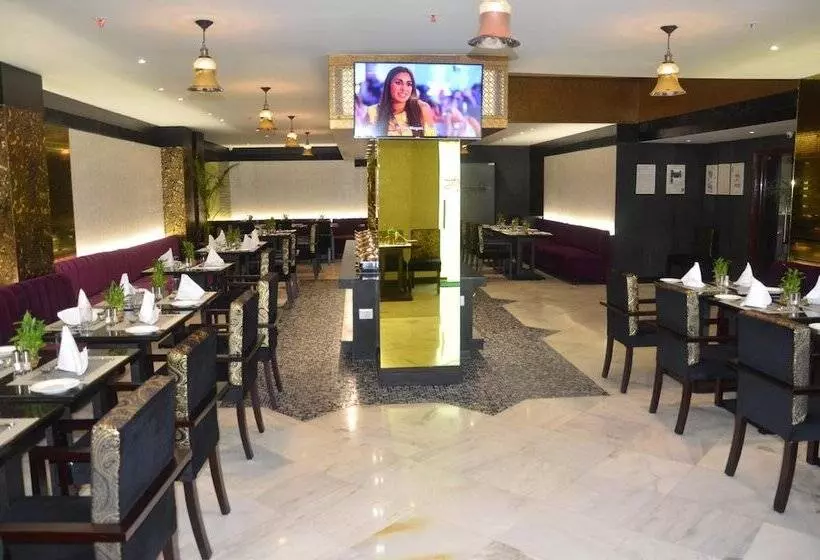 Fotos del hotel Vesta Maurya Palace:  24