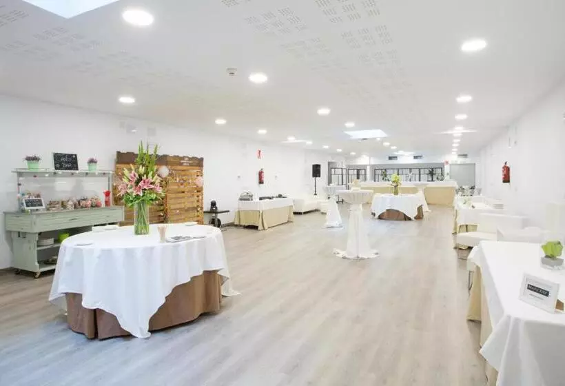 Fotos del hotel Crowne Plaza Madrid Airport:  2