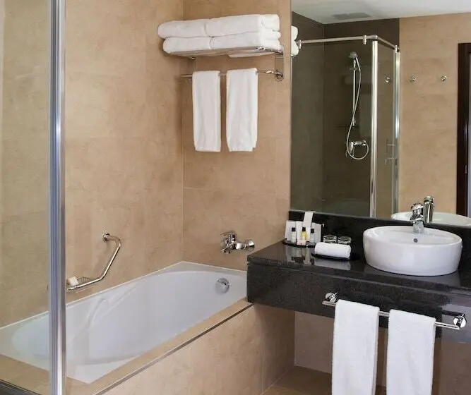 Fotos del hotel Crowne Plaza Madrid Airport:  47