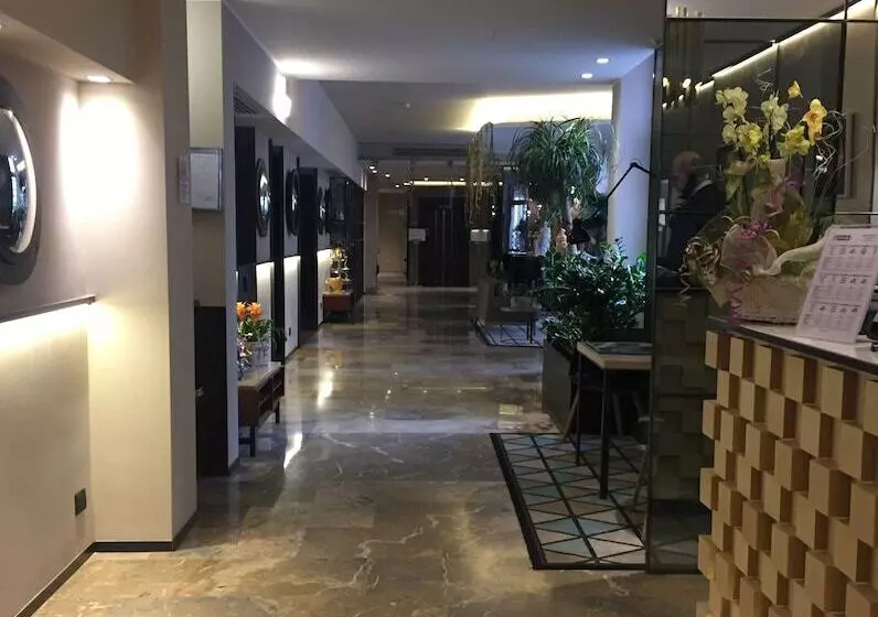 Fotos del hotel Lombardia:  12