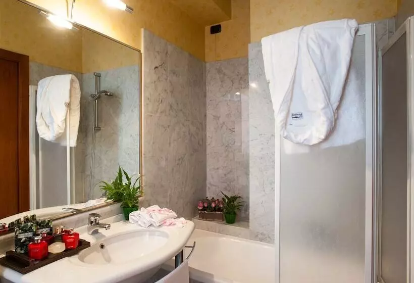 Fotos del hotel Lombardia:  10