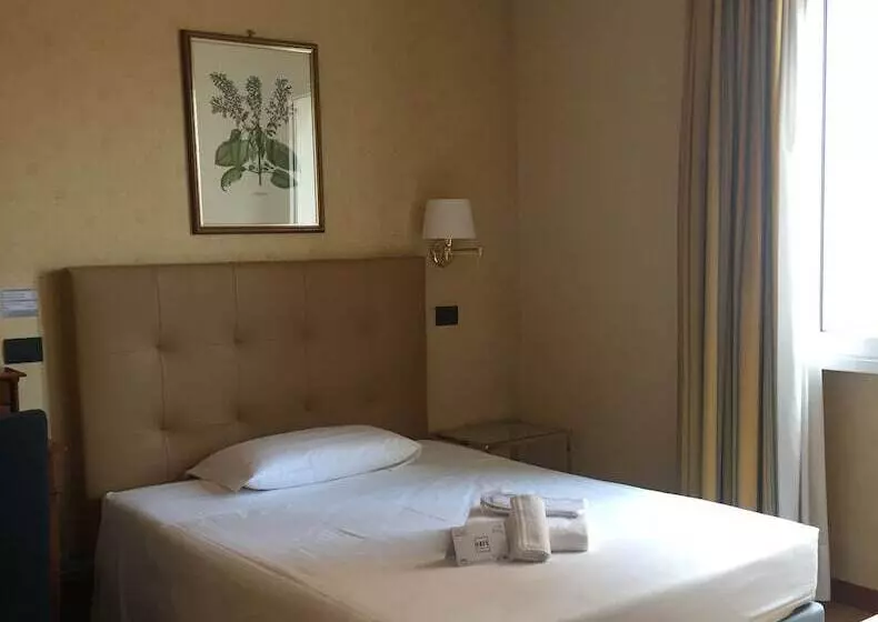 Fotos del hotel Lombardia:  11