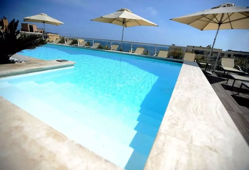 The George, Urban Boutique