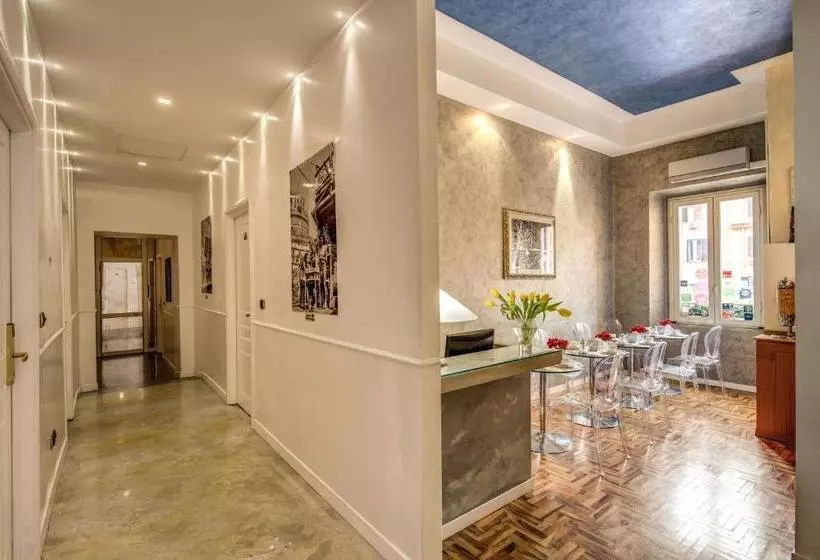 Fotos del hotel Relais Conte Di Cavour De Luxe:  2