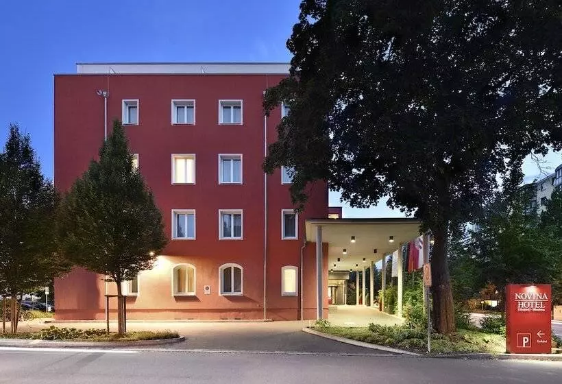 Fotos del hotel Novina Hotel Tillypark:  16