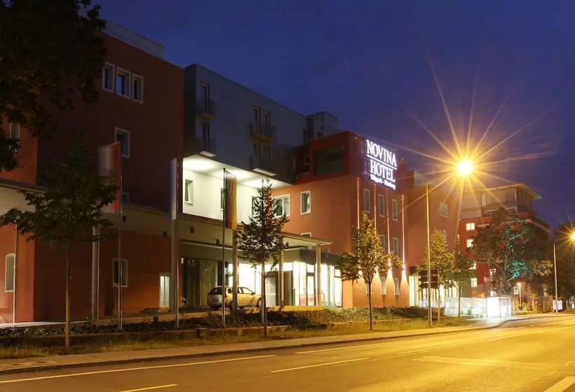 Fotos del hotel Novina Hotel Tillypark:  10