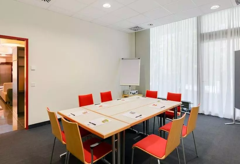 Fotos del hotel Novina Hotel Tillypark:  14