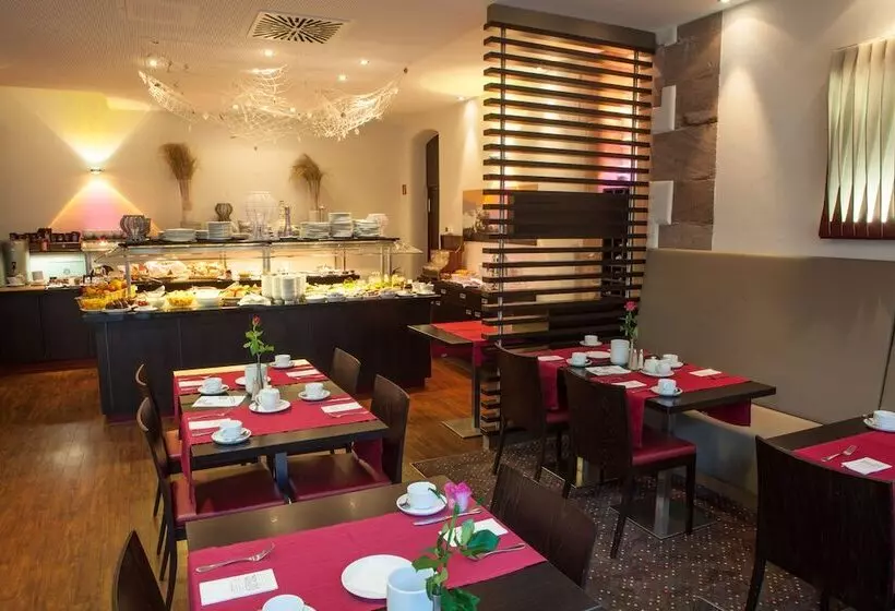 Fotos del hotel Novina Hotel Tillypark:  13