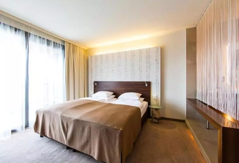 Fotos del hotel Seepark Wörthersee Resort:  11