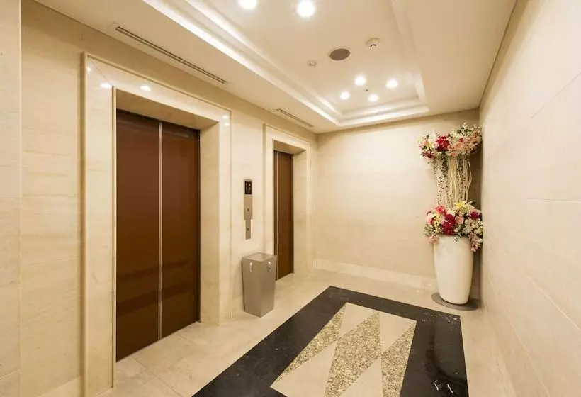 Fotos del hotel Villa Fontaine Tokyootemachi:  3